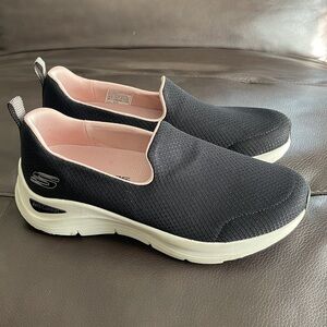 Slip on Skechers Shoes